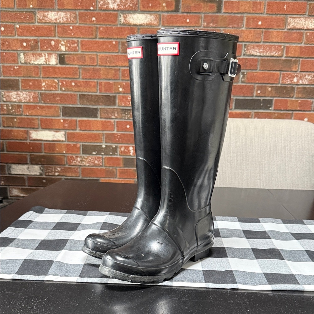 Hunter Classic Black Waterproof Boots With Buckles